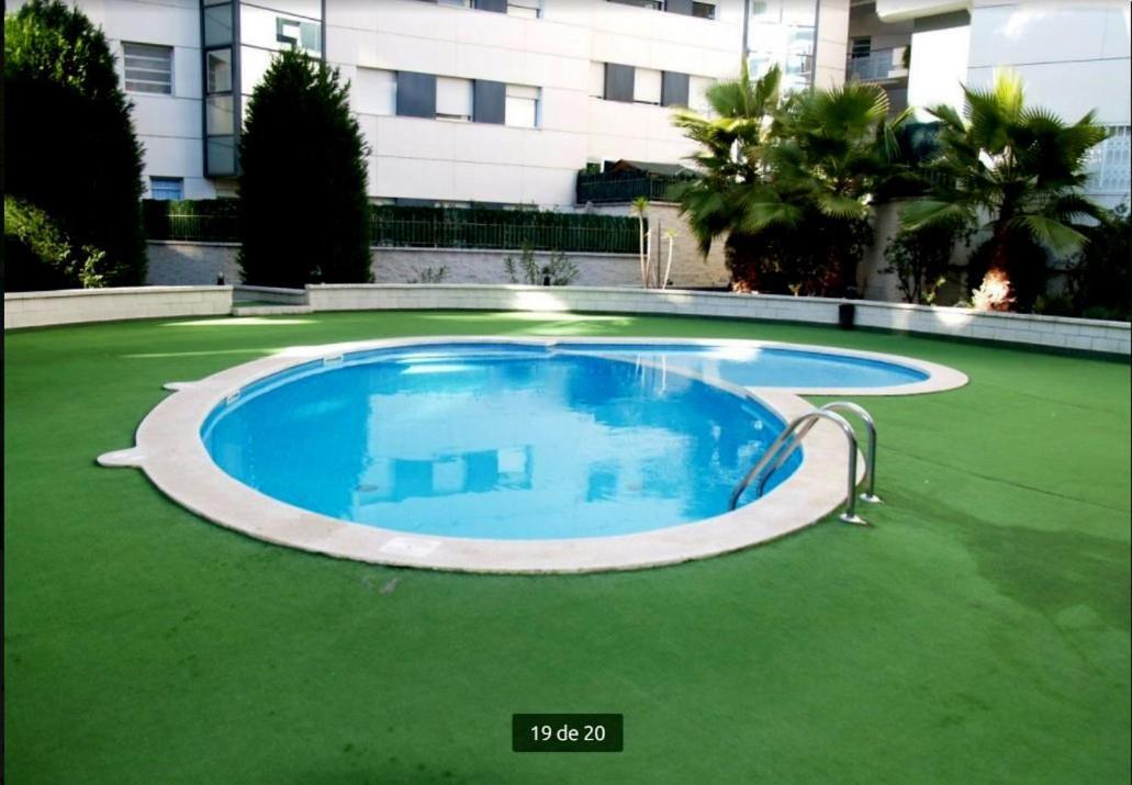 Calido Apartamento Con Piscina En Barcelona Ripollet Ngoại thất bức ảnh